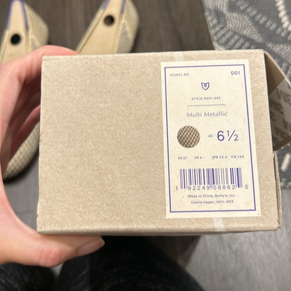 ✨New✨ Multi Metallic Rothy’s Flats - Picture 7 of 7